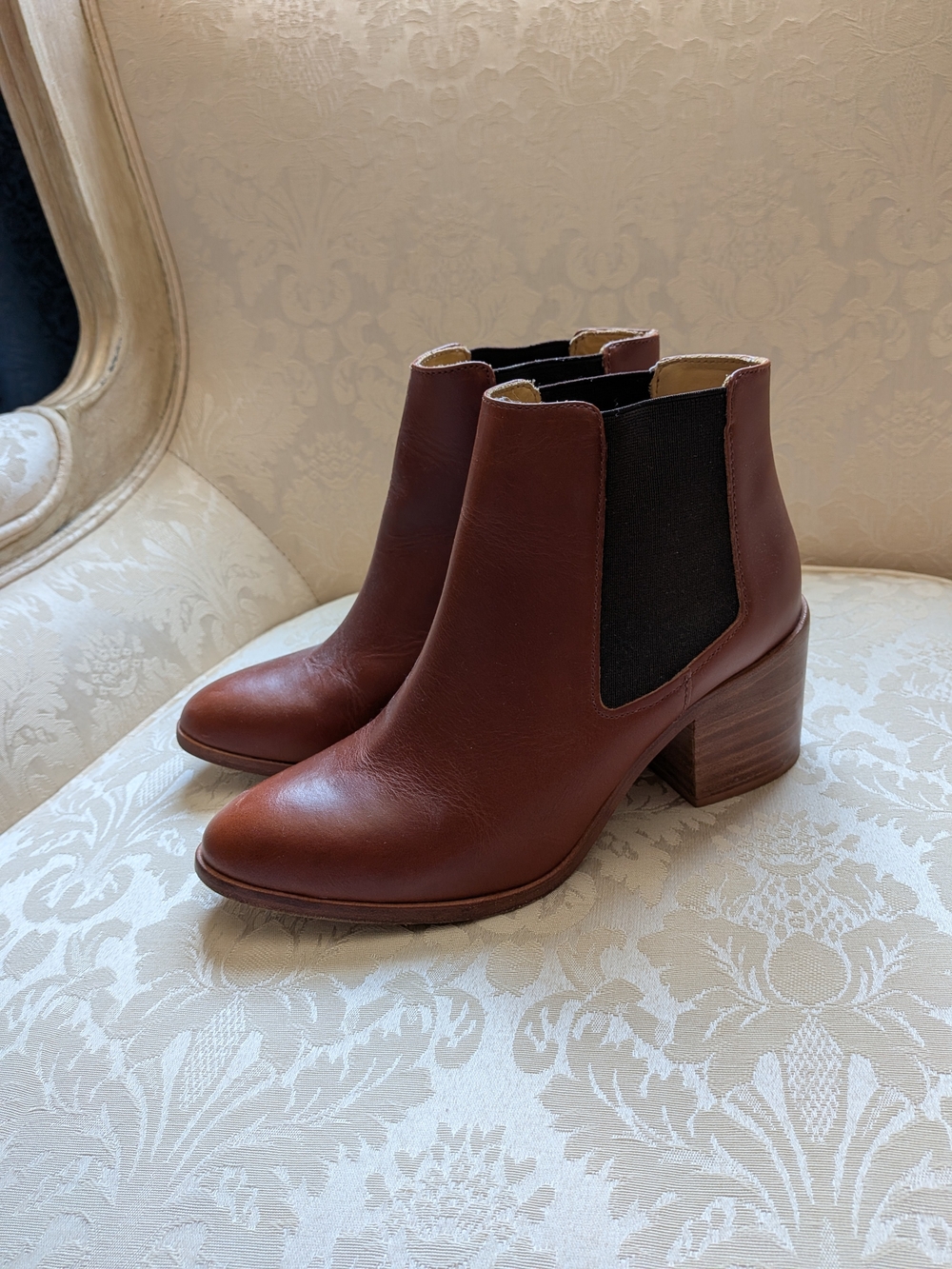 Nisolo Heeled Chelsea Boot Brand Leather Ankle Boots with Block Heel